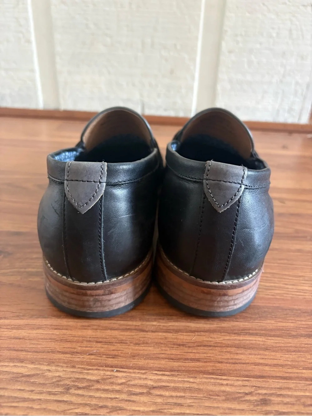 Johnston & Murphy classic black